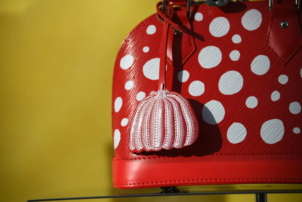 Vuitton x Kusama : une campagne publicitaire qui interroge - Le