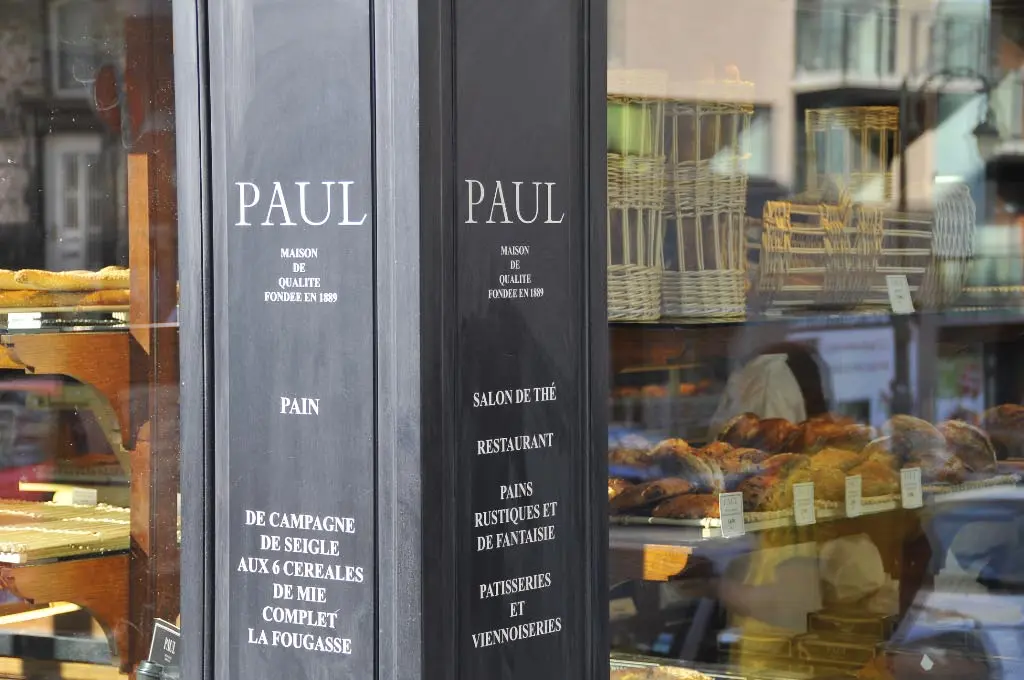 Illustration de notre publication "Boulangeries Paul : quand le service ne colle pas avec l’image"