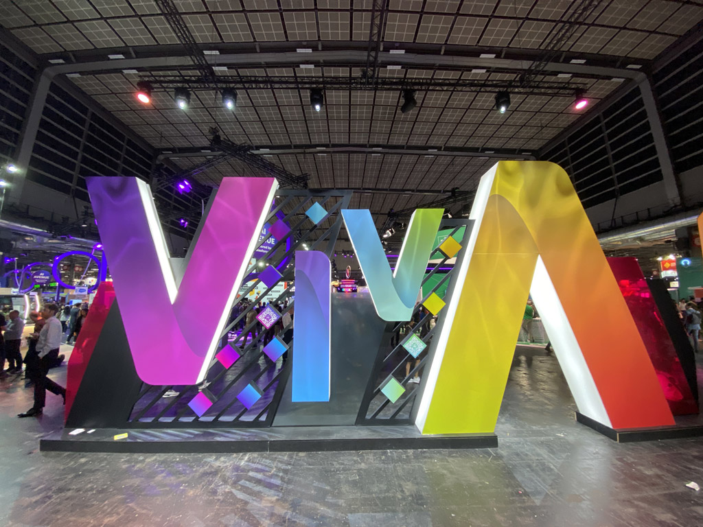 Illustration of our post "Vivatech: tips for effective commercial prospecting"