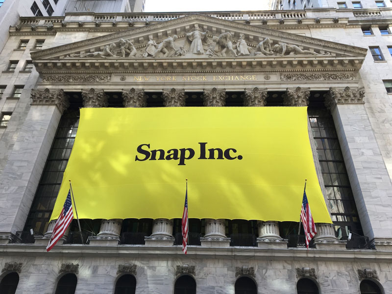 Illustration of our post "2/3 of value lost in 18 months: future of Snapchat doesn’t look good"